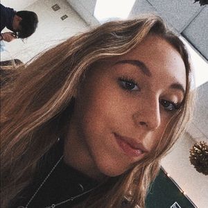 Meet your Posher, Claire